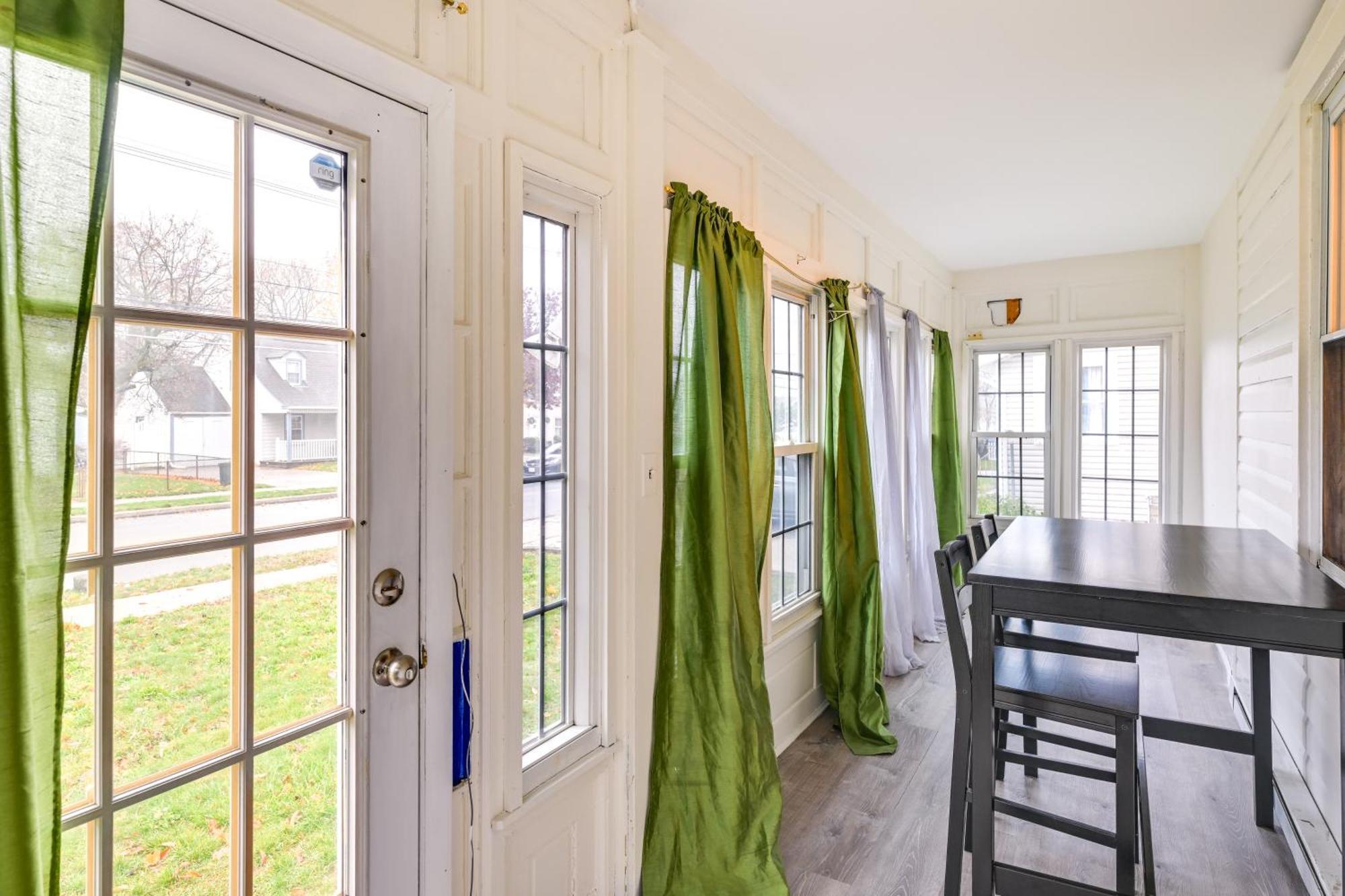 Charming Long Island Home With Fenced Yard! Freeport Exterior foto